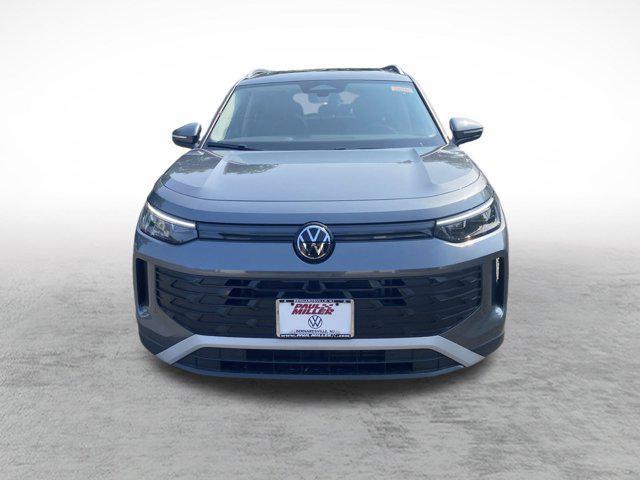 Photo of 2025 Platinum Gray Metallic Volkswagen Tiguan