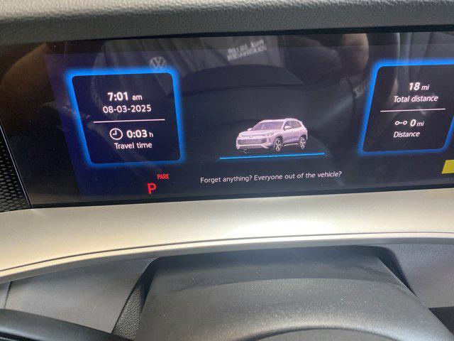Photo of 2025 Platinum Gray Metallic Volkswagen Tiguan