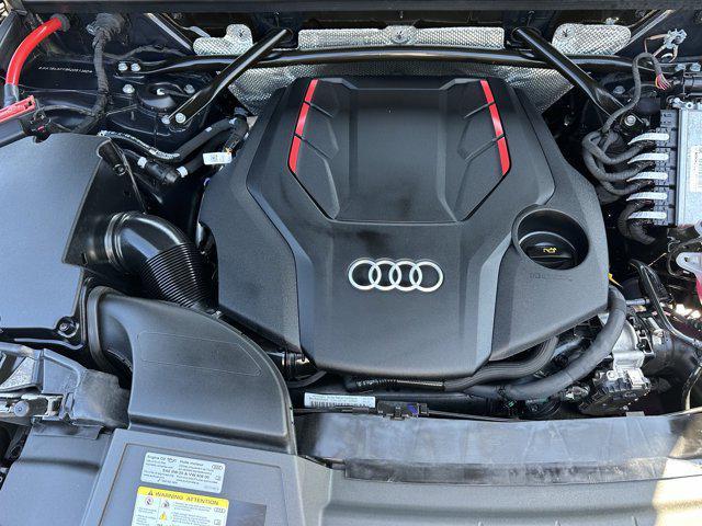 Photo of 2024 Mythos Black Metallic Audi SQ5