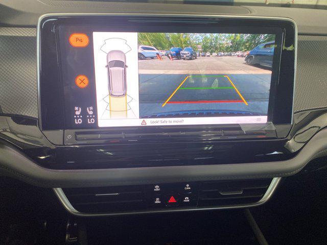 Photo of 2025 Pure Gray Volkswagen Atlas