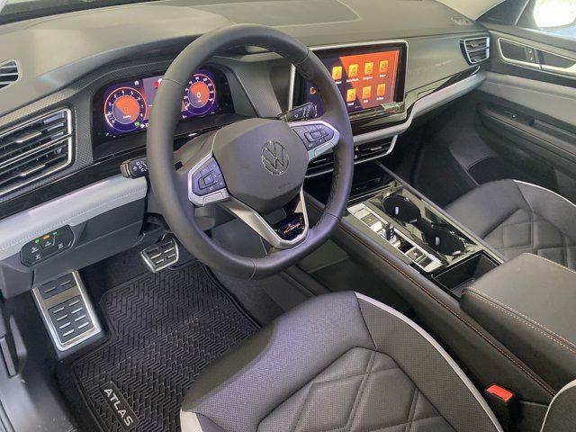 Photo of 2025 Pure Gray Volkswagen Atlas