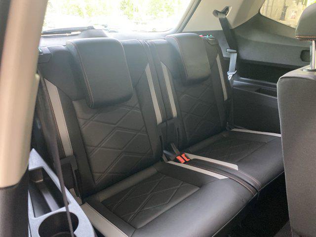 Photo of 2025 Pure Gray Volkswagen Atlas
