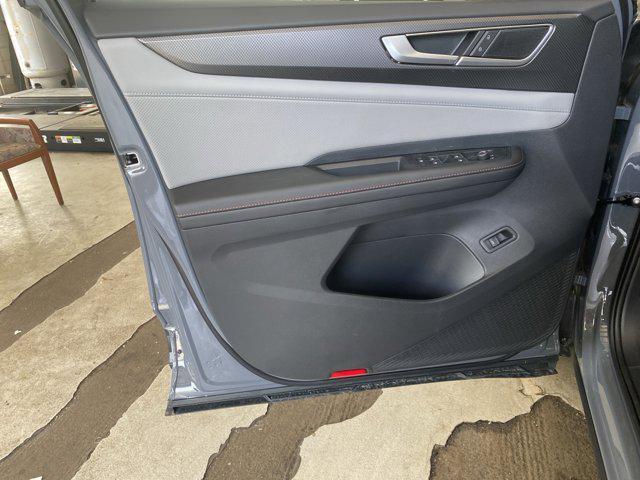Photo of 2025 Pure Gray Volkswagen Atlas