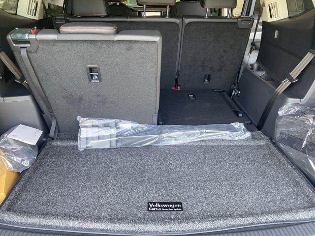 Photo of 2025 Pure Gray Volkswagen Atlas