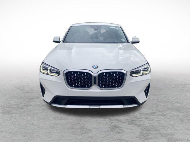 Photo of 2023 Alpine White BMW X4
