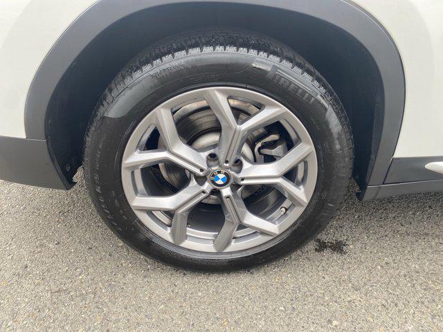 Photo of 2023 Alpine White BMW X4