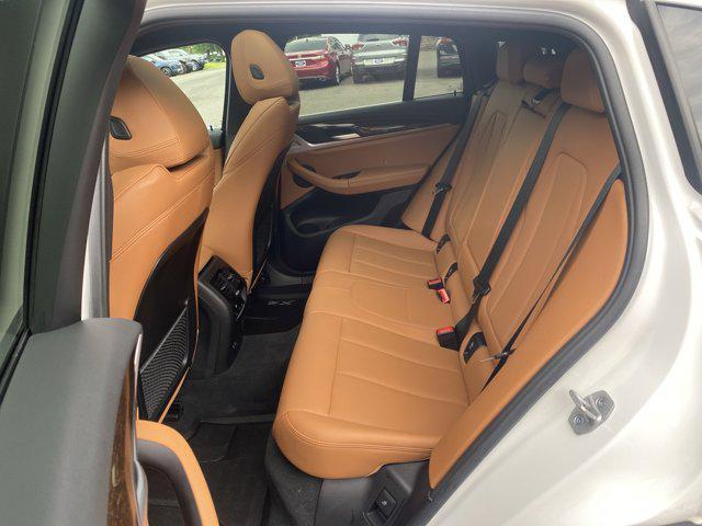 Photo of 2023 Alpine White BMW X4