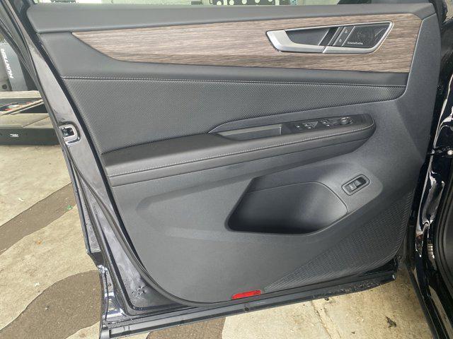 Photo of 2025 Deep Black Pearl Volkswagen Atlas