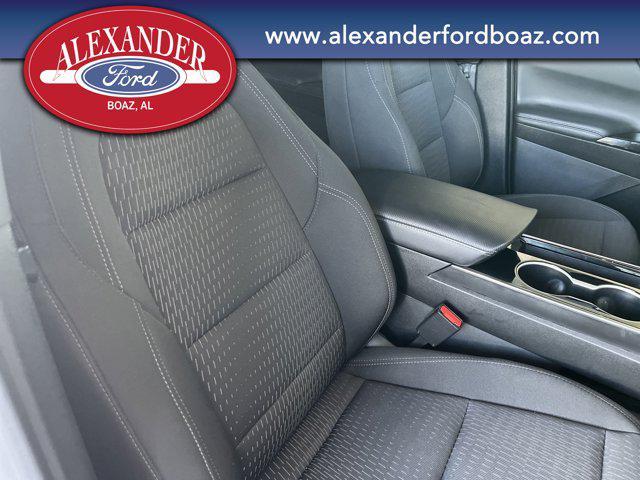 Photo of 2025 Summit White Chevrolet Equinox