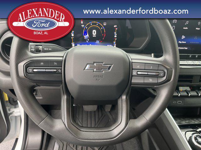 Photo of 2023 Summit White Chevrolet Colorado