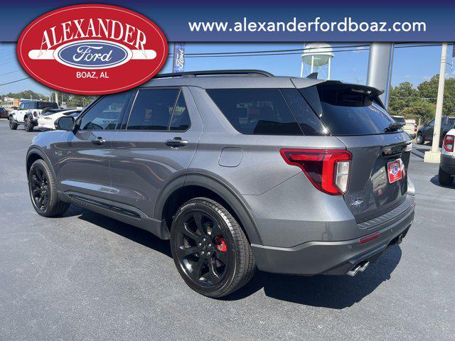 Photo of 2023 Carbonized Gray Metallic Ford Explorer