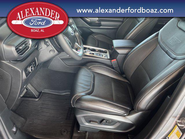 Photo of 2023 Carbonized Gray Metallic Ford Explorer