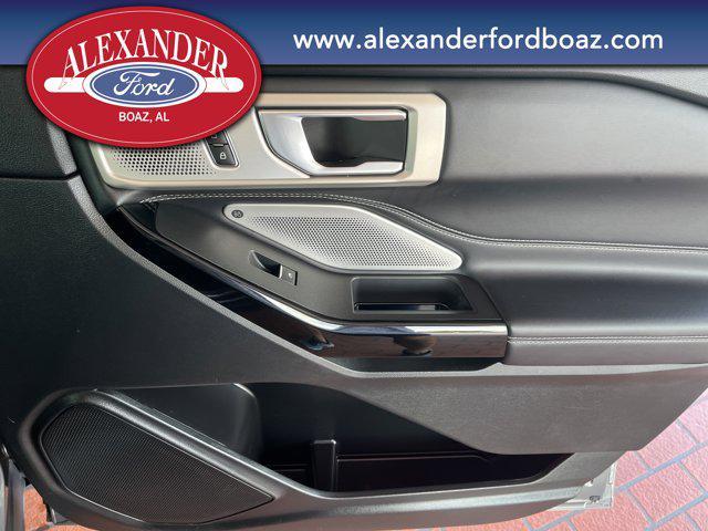 Photo of 2023 Carbonized Gray Metallic Ford Explorer