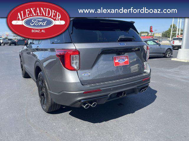Photo of 2023 Carbonized Gray Metallic Ford Explorer