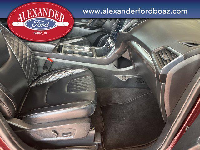 Photo of 2024 Burgundy Velvet Metallic Tinted Clearcoat Ford Edge