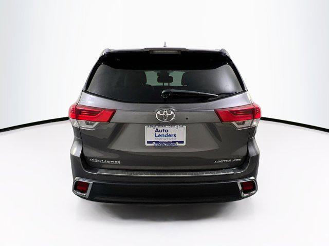 Photo of 2018 Predawn Gray Mica Toyota Highlander