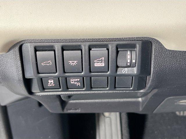 Photo of 2021 Crystal White Pearl Subaru Ascent