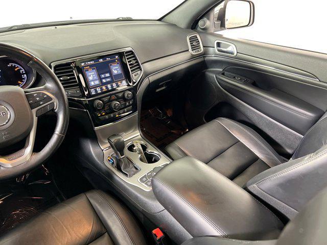 Photo of 2022 Bright White Clearcoat Jeep Grand Cherokee