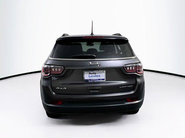 Photo of 2022 Granite Crystal Metallic Clearcoat Jeep Compass