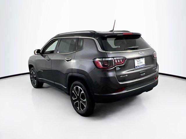 Photo of 2022 Granite Crystal Metallic Clearcoat Jeep Compass