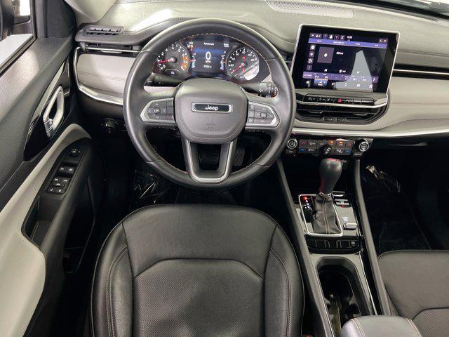 Photo of 2022 Granite Crystal Metallic Clearcoat Jeep Compass