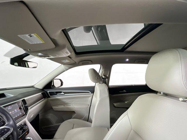 Photo of 2022 Pure White Volkswagen Atlas