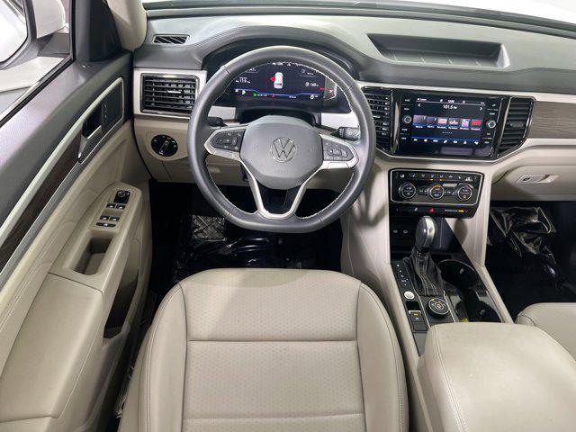 Photo of 2022 Pure White Volkswagen Atlas