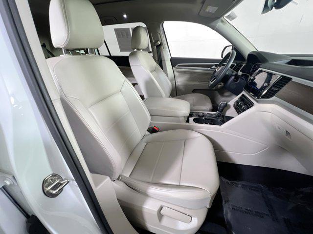 Photo of 2022 Pure White Volkswagen Atlas