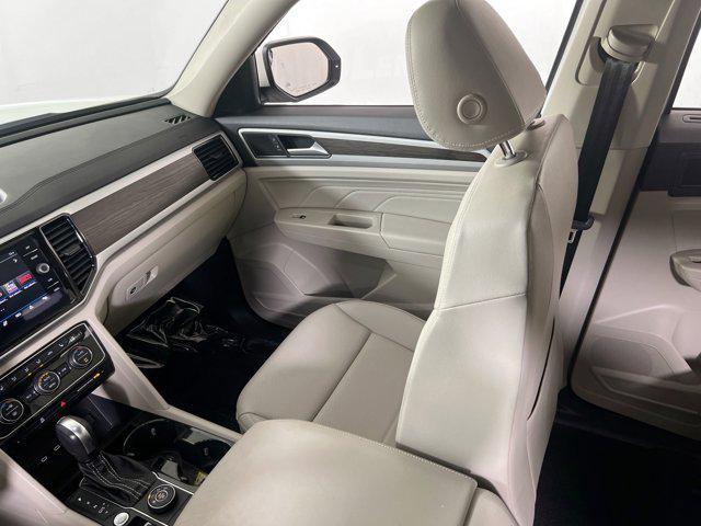 Photo of 2022 Pure White Volkswagen Atlas