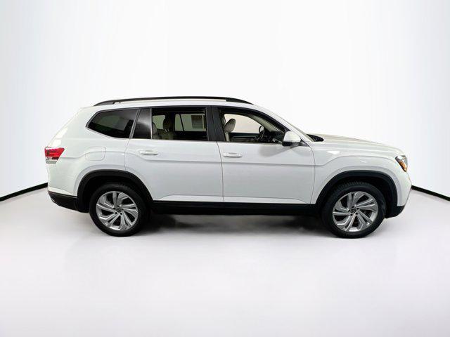 Photo of 2022 Pure White Volkswagen Atlas