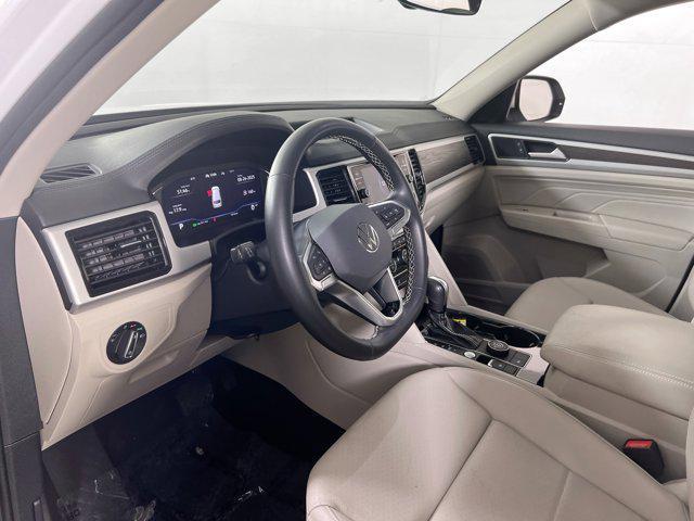 Photo of 2022 Pure White Volkswagen Atlas