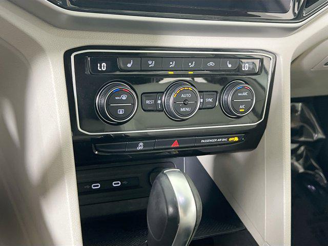Photo of 2022 Pure White Volkswagen Atlas