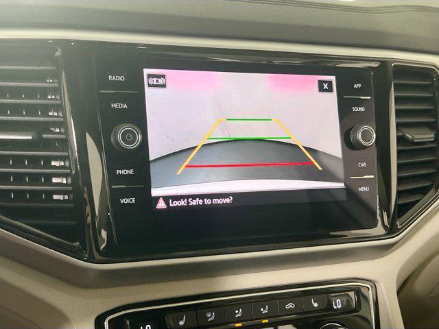 Photo of 2022 Pure White Volkswagen Atlas