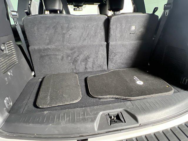 Photo of 2021 Aspen White Tricoat Nissan Armada