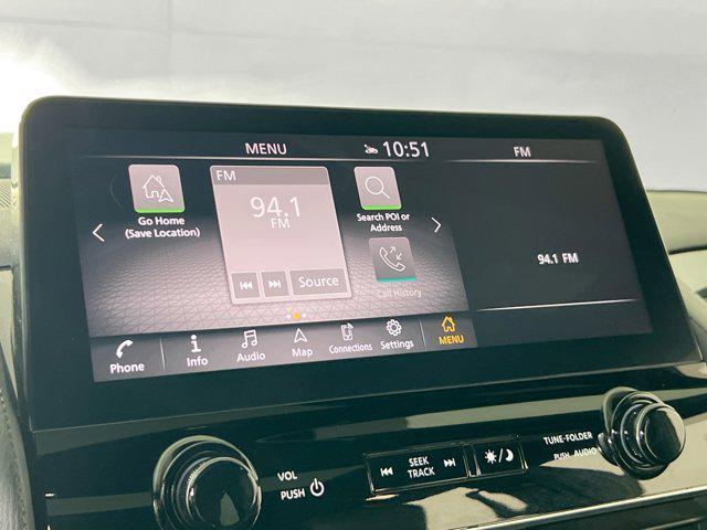 Photo of 2021 Aspen White Tricoat Nissan Armada