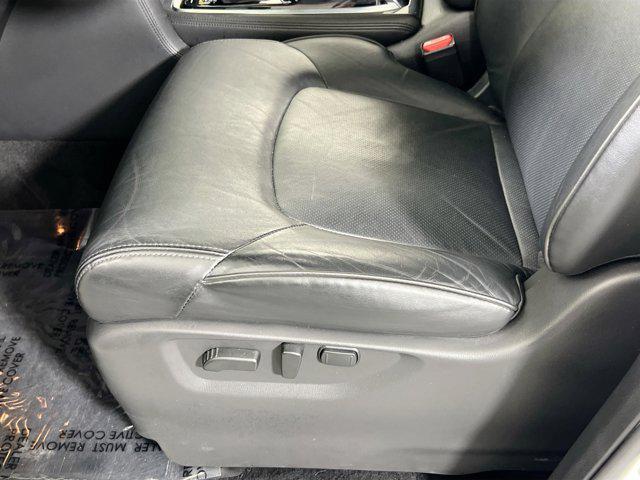 Photo of 2021 Aspen White Tricoat Nissan Armada