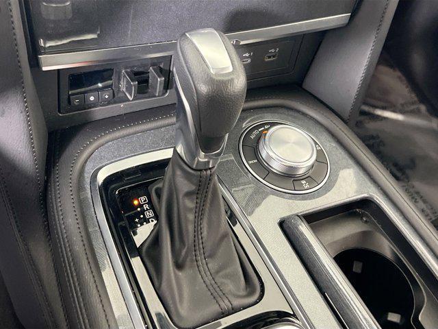 Photo of 2021 Aspen White Tricoat Nissan Armada