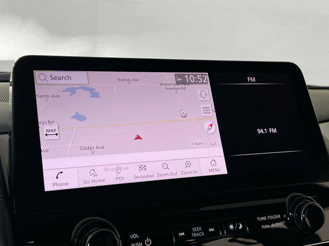 Photo of 2021 Aspen White Tricoat Nissan Armada
