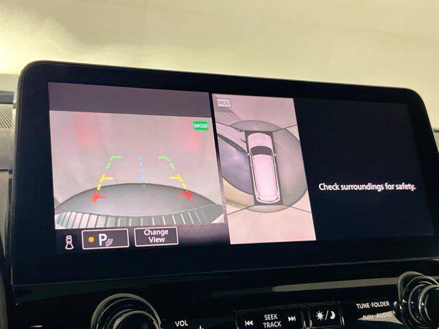 Photo of 2021 Aspen White Tricoat Nissan Armada