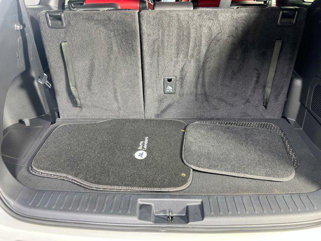 Photo of 2023 Wind Chill Pearl Toyota Highlander