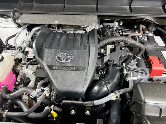 Photo of 2023 Wind Chill Pearl Toyota Highlander