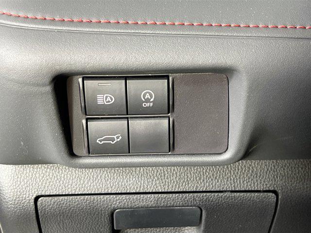 Photo of 2023 Wind Chill Pearl Toyota Highlander
