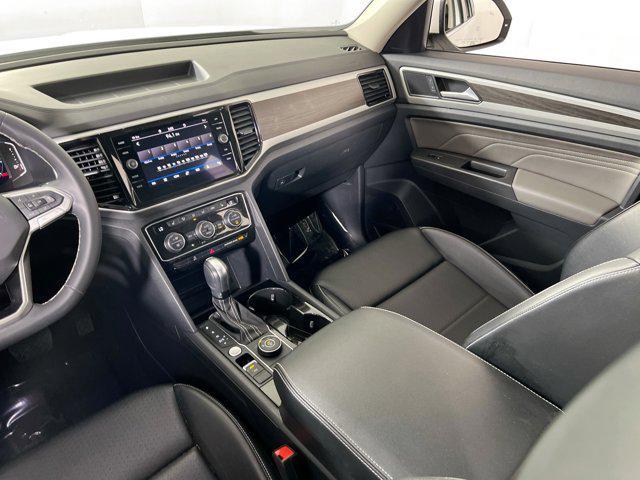 Photo of 2022 Pure White Volkswagen Atlas
