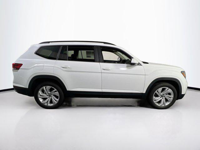 Photo of 2022 Pure White Volkswagen Atlas