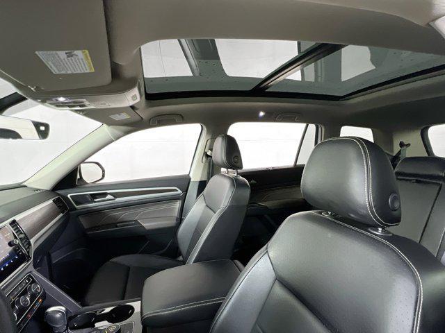 Photo of 2022 Pure White Volkswagen Atlas