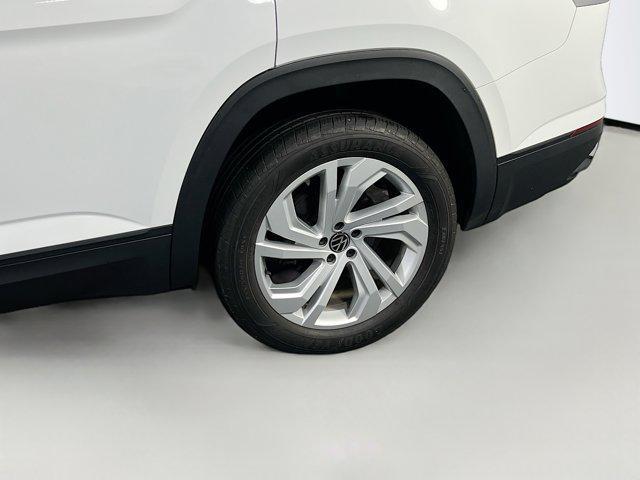 Photo of 2022 Pure White Volkswagen Atlas