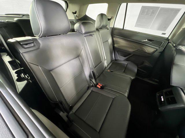 Photo of 2022 Pure White Volkswagen Atlas