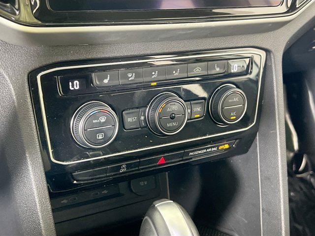 Photo of 2022 Pure White Volkswagen Atlas