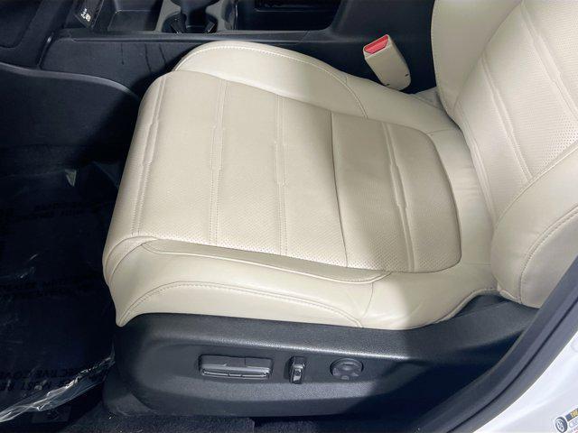 Photo of 2022 Platinum White Pearl Honda CR-V
