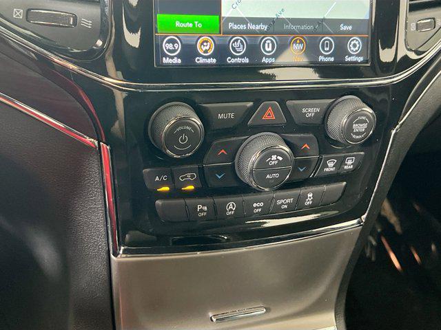 Photo of 2022 Bright White Clearcoat Jeep Grand Cherokee